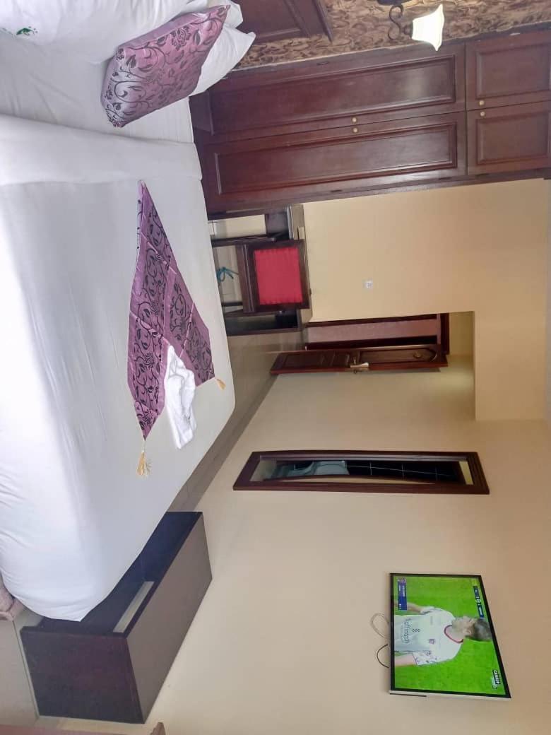 Hotel Vallee Des Princes Douala Exterior photo