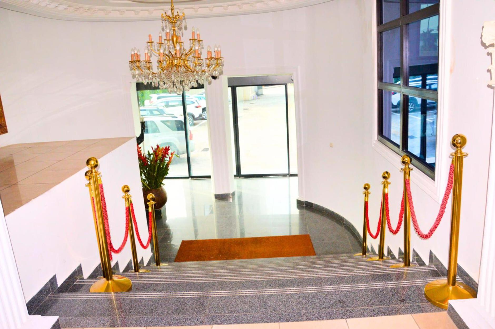 Hotel Vallee Des Princes Douala Exterior photo